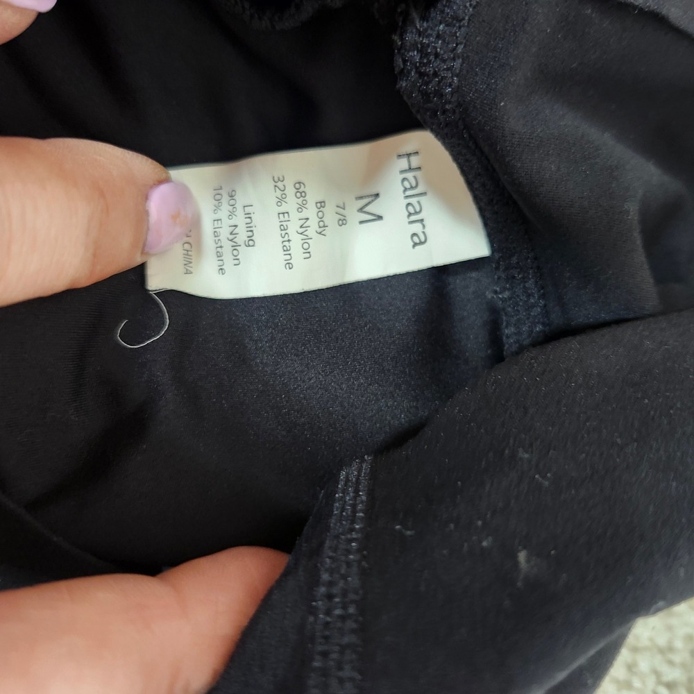 Halara Leggings Black Scrunch Butt Bands Crossover Waist Athletic Pockets Size M - Picture 4 of 7